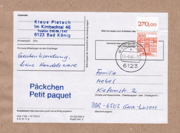 Bund 1143 als portoger. EF mit 300 Pf B+S - Serie mit Oberrand auf Pckchen-Adresse (500-2000g)  von 1982-1989 in die DDR