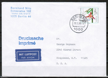 Berlin 726 als portoger. EF mit 80 Pf Wohlfahrt 1984 auf Luftpost-Drucksache bis 20g von 1986 in die USA, rs. kleine Code-Stempelchen