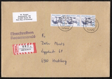 Berlin 812 als portoger. MeF mit 3x 130 Pf Frauen-Serie auf Inlands-Einschreibe-Brief 50-100g von 1988-1989, 14x20 cm