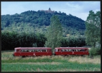 Groe DIN A5-Ansichtskarte mit Rotem Schienenbus vor der Burg Breuberg, ca. 21 cm lang und 14,8 cm breit